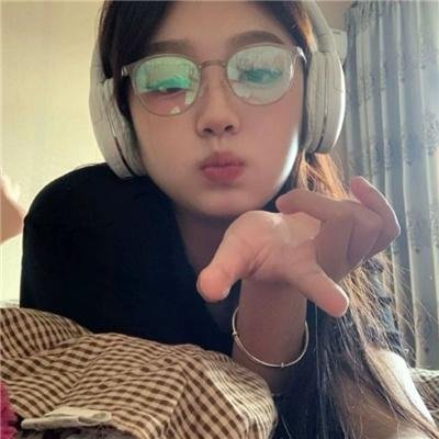 爱丽丝镜中奇遇